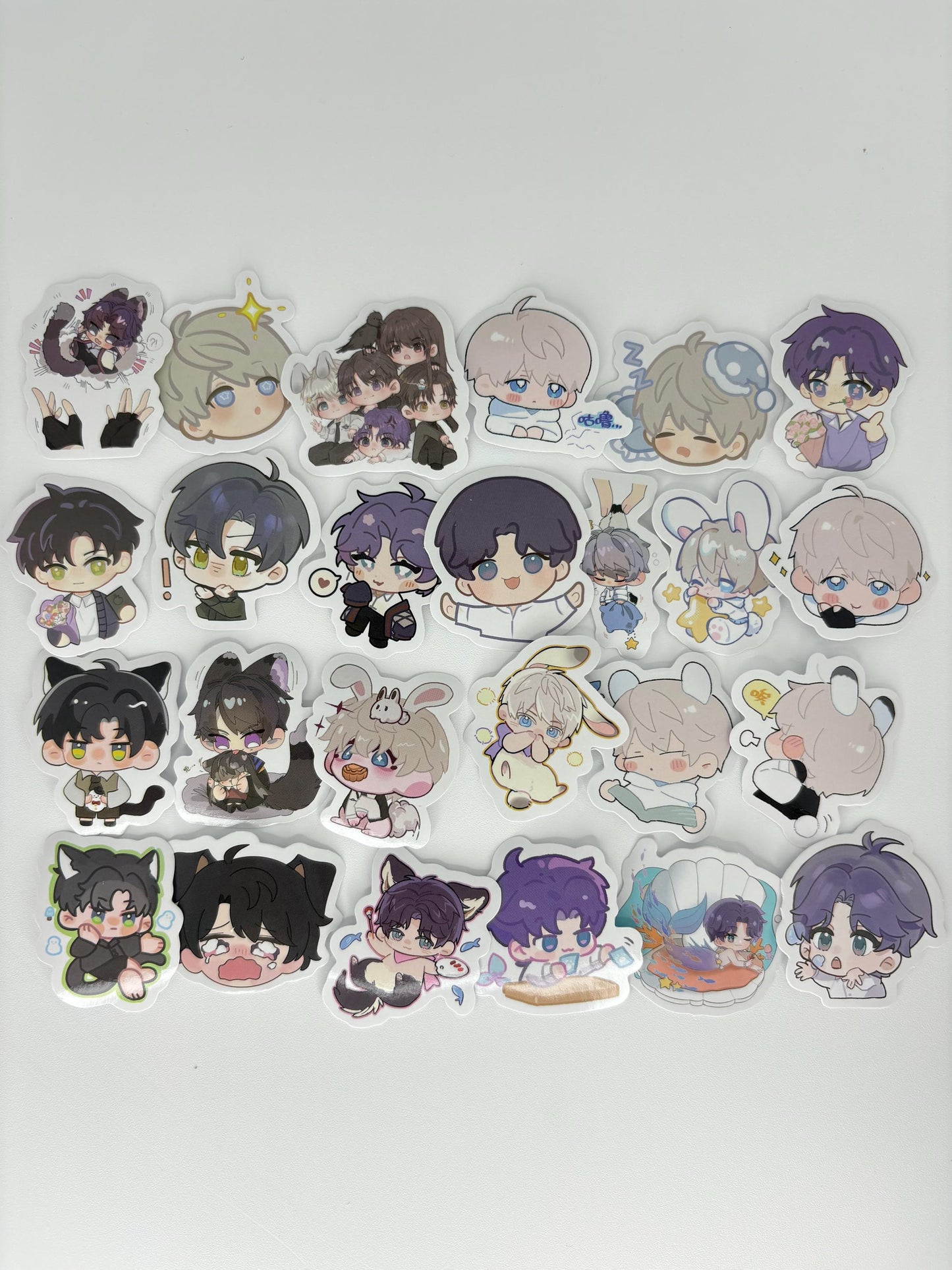 Love and Deepspace Chibi Stickers: 100-Piece Gamer Ita Bag Set