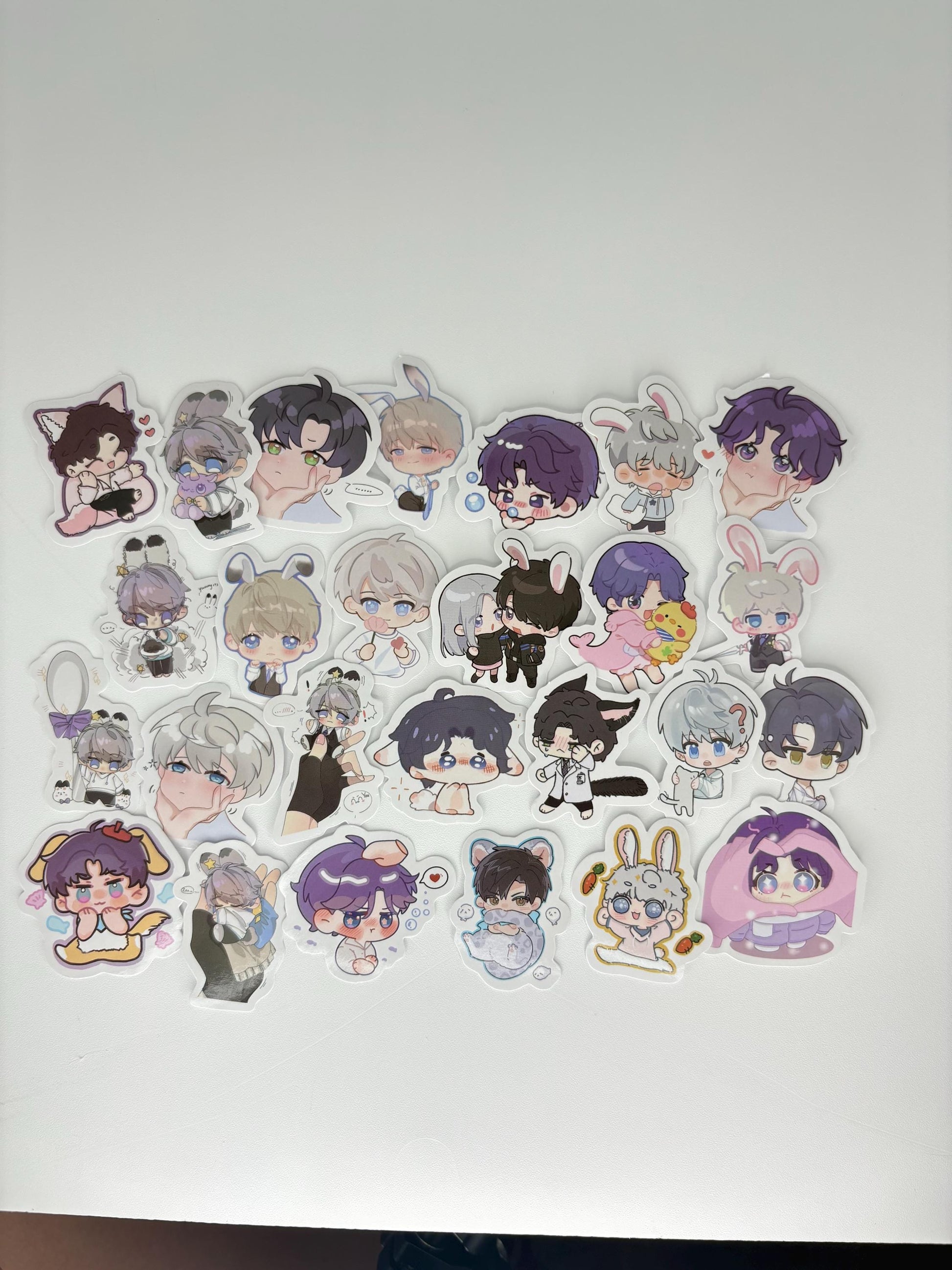 Love and Deepspace Chibi Stickers: 100-Piece Gamer Ita Bag Set